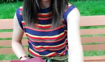 2万粉丝小姐姐简短视频,魅力瞬间,人气飙升